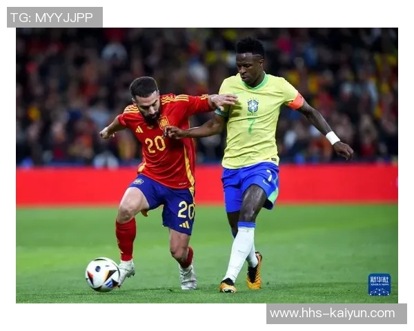 友好一幕,国家德比期间维尼修斯和库巴西共喝一瓶水